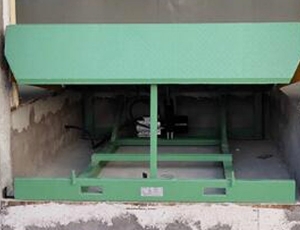固定式液壓登車(chē)橋